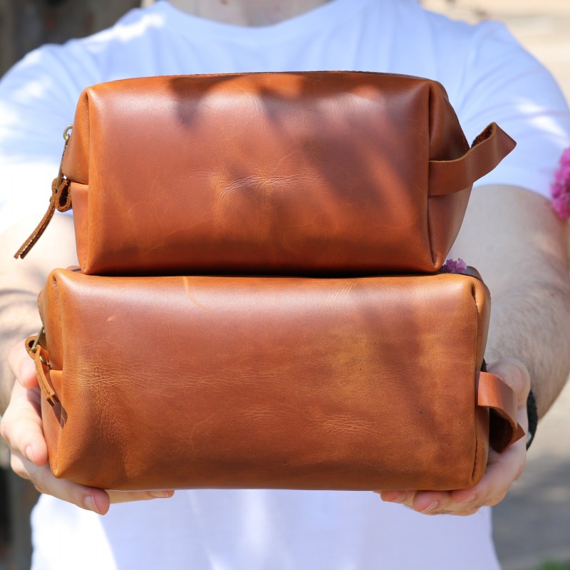 Personalized Leather Toiletry Bag,Custom Dopp Kit,Handmade Leather Gift,Monogrammed Groomsmen Proposal,Gift for Him, Husband, Dad, Boyfriend